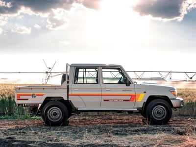 TWEED BODY STRIPES KIT : J75/J79-SERIES TOYOTA LAND CRUISER (DUAL-CAB)