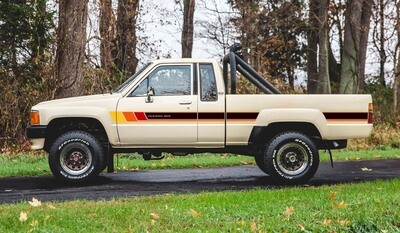 COBAR BODY STRIPE KIT : TOYOTA HILUX (1983-1988)