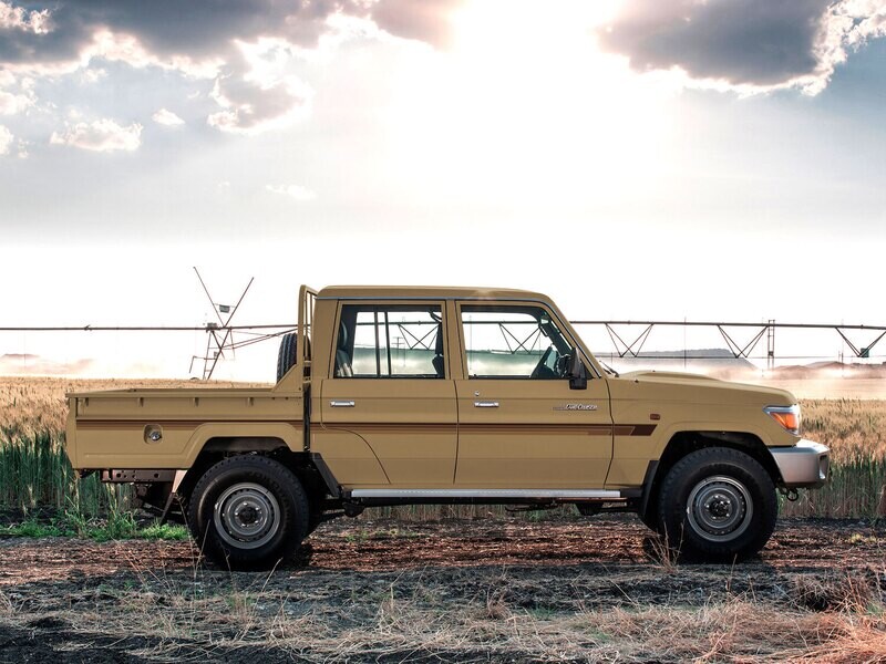 BROOME LITE BODY STRIPES KIT : J75/J79-SERIES TOYOTA LAND CRUISER (DUAL-CAB)