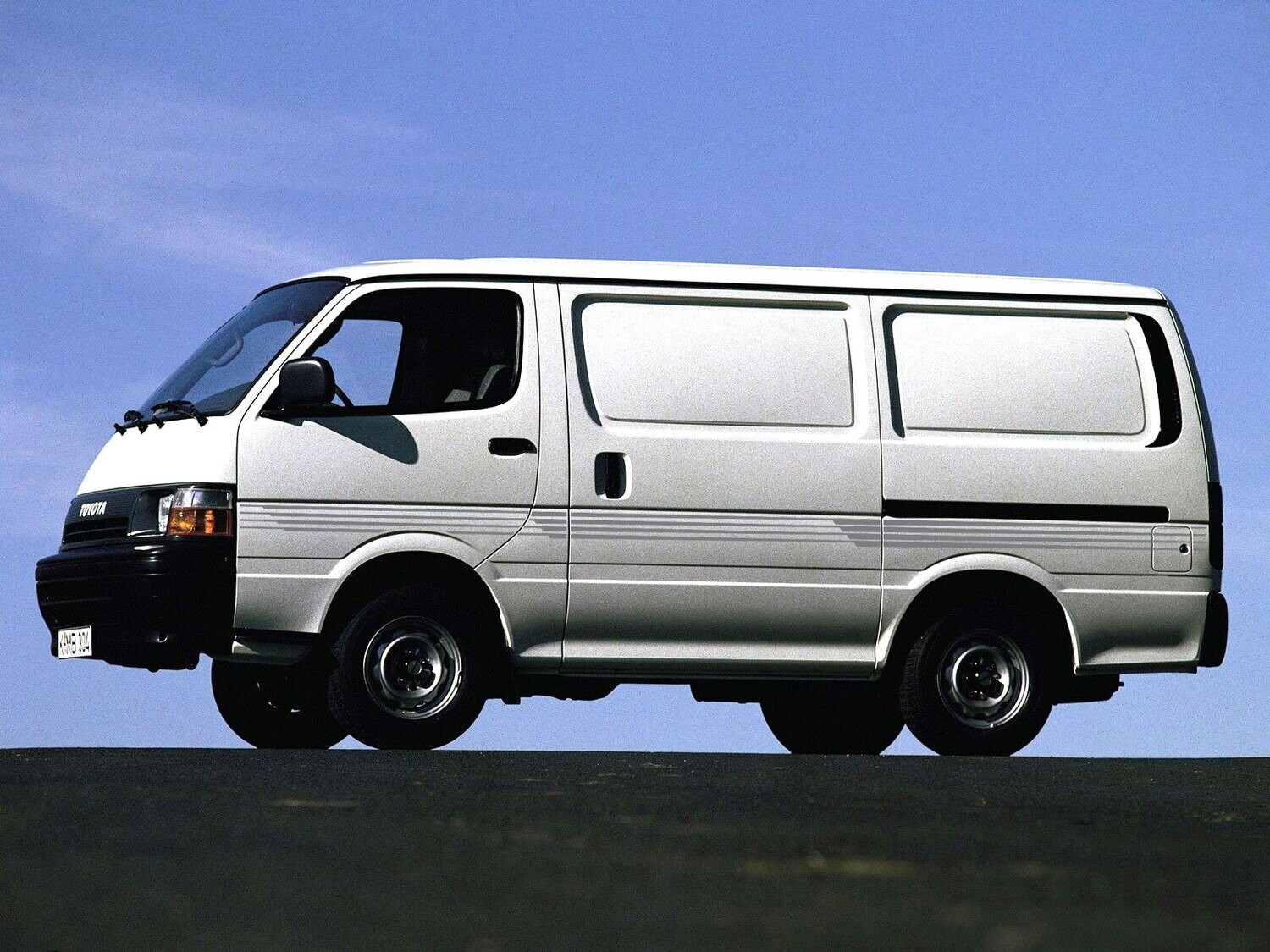 LISMORE BODY STRIPE DECAL KIT : TOYOTA HIACE VAN (H100)