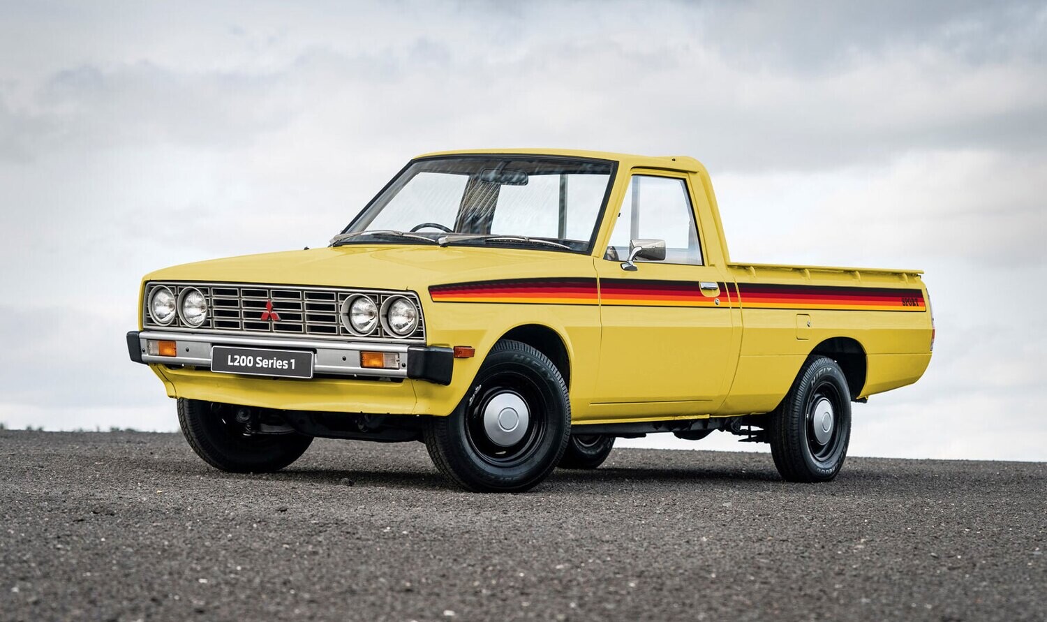 SPORTS PICKUP BODY DECAL KIT : MITSUBISHI L200 (1979-1986)