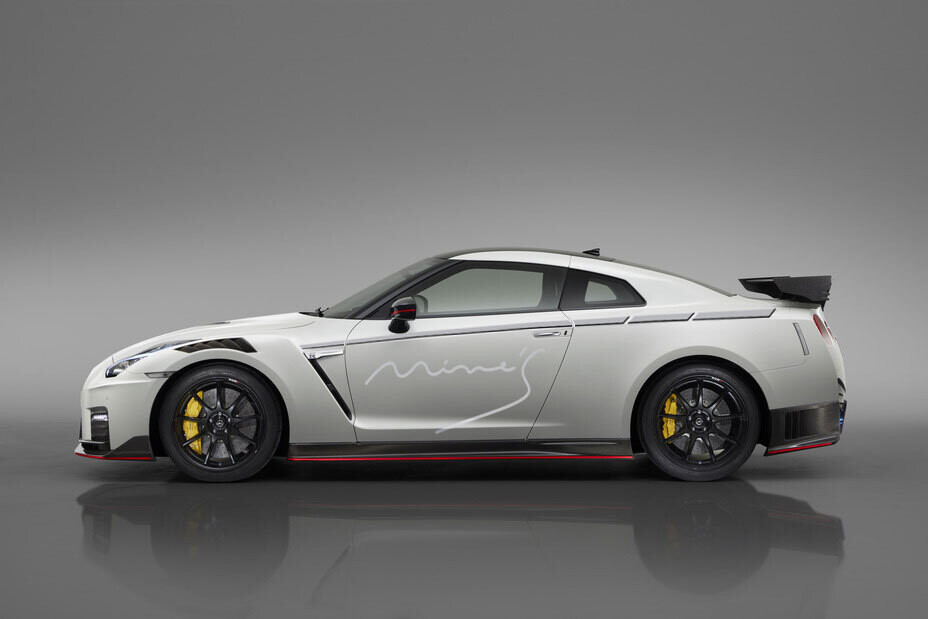 MINES INSPIRED NISSAN SKYLINE R35 GT-R BODY STRIPE KIT
