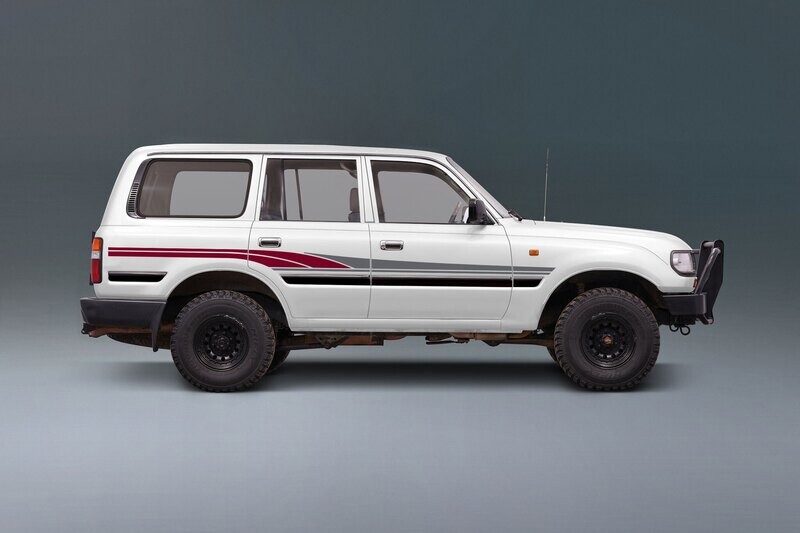 SADDLEWORTH BODY STRIPES KIT : 1990-1994 J80 TOYOTA LAND CRUISER (WAGON)