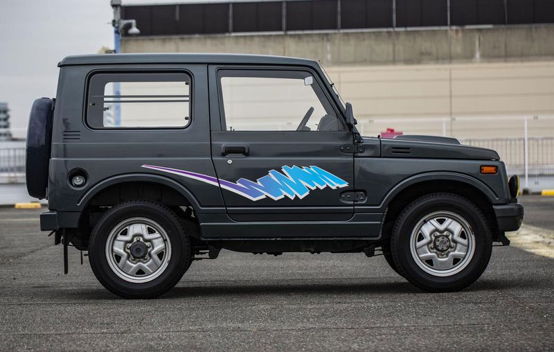 ESPERANCE BODY DECAL KIT : SUZUKI JIMNY/SIERRA/SAMURAI (SJ-SERIES) (1981-1995​) (WITHOUT WHEEL FLARES)