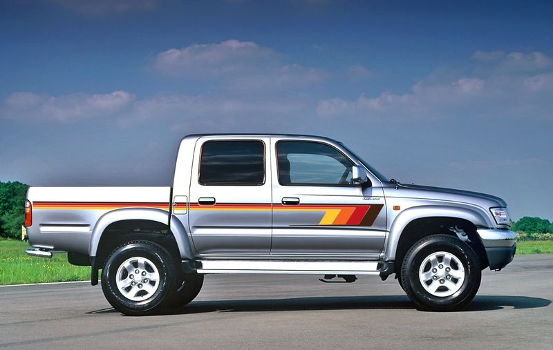 BROOME BODY STRIPE KIT : TOYOTA HILUX GEN-6 (1997-2004)