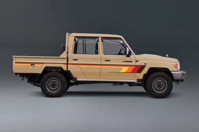 BROOME BODY STRIPES KIT : J75/J79-SERIES TOYOTA LAND CRUISER (DUAL-CAB)