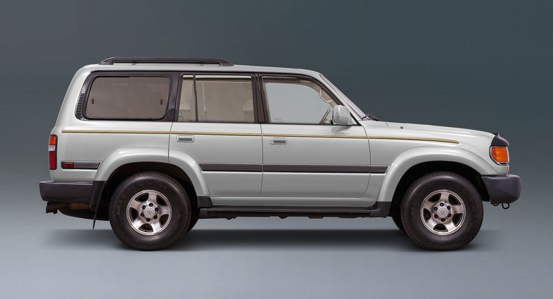 TACOMA BODY STRIPES KIT : J80 TOYOTA LAND CRUISER (WAGON)