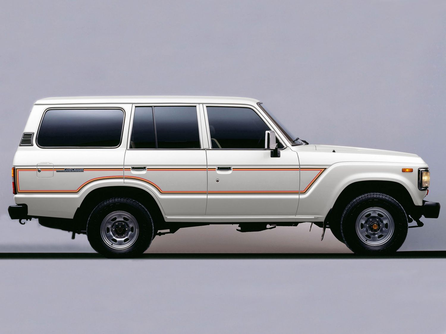 TAMPA BODY STRIPE KIT : J60 TOYOTA LAND CRUISER