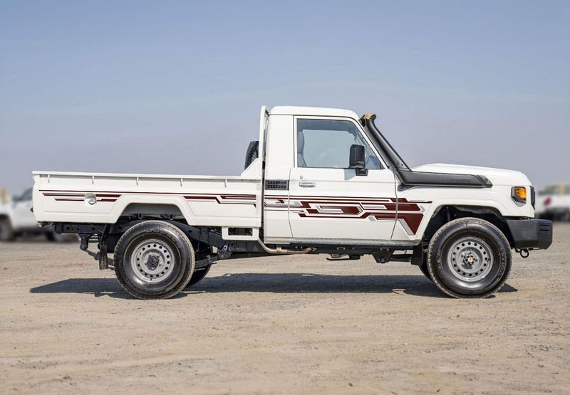 DOHA BODY STRIPES KIT : J79-SERIES TOYOTA LAND CRUISER (SINGLE-CAB)