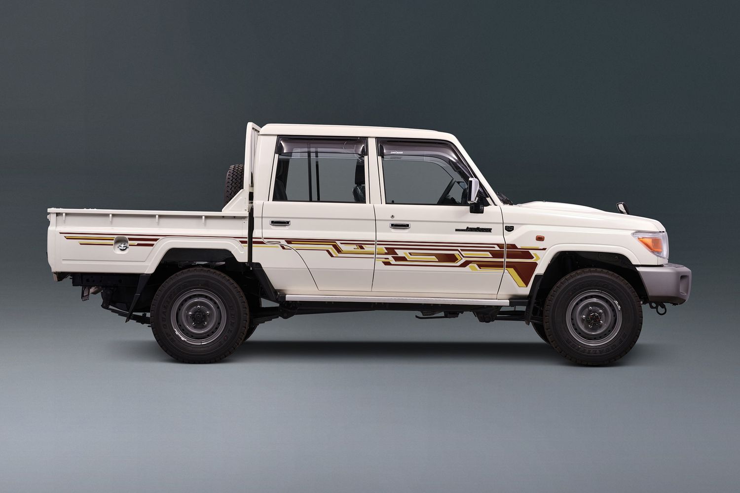 DOHA BODY STRIPES KIT : J79-SERIES TOYOTA LAND CRUISER (DUAL-CAB)