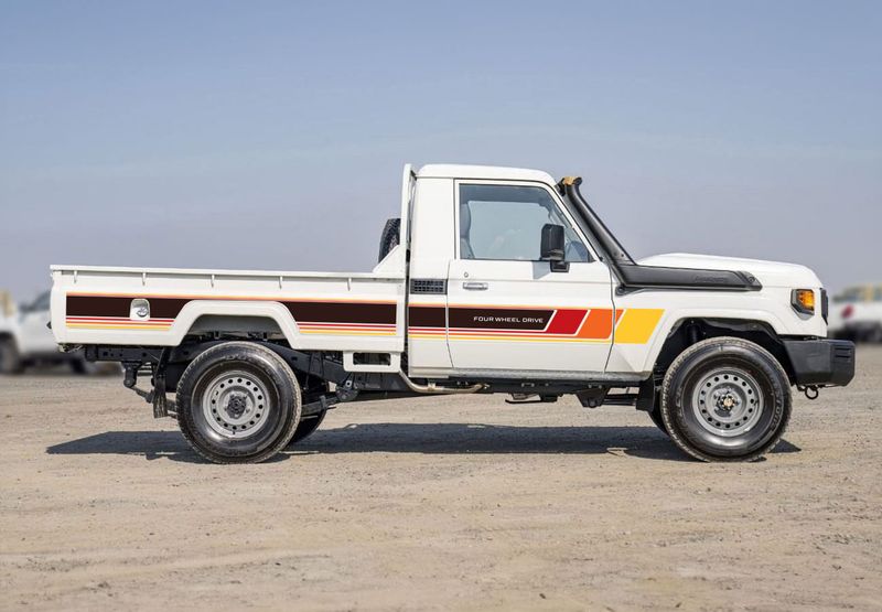 COBAR BODY STRIPE KIT : J79-SERIES TOYOTA LAND CRUISER (SINGLE CAB)