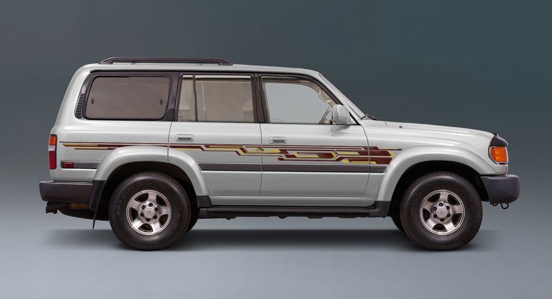 DOHA BODY STRIPES KIT : 1994-1997 80-SERIES TOYOTA LAND CRUISER