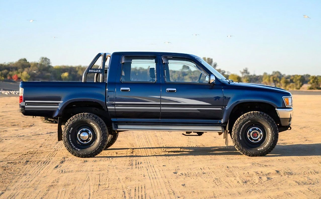 KANAZAWA BODY STRIPE KIT : GEN-5 TOYOTA HILUX (1988-1997) (DUAL-CAB)