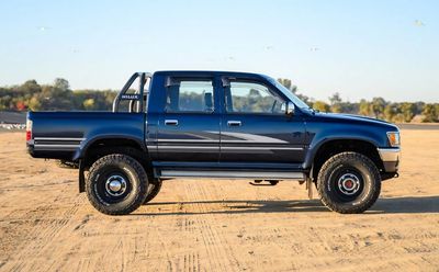 KANAZAWA BODY STRIPE KIT : GEN-5 TOYOTA HILUX (1988-1997) (DUAL-CAB)