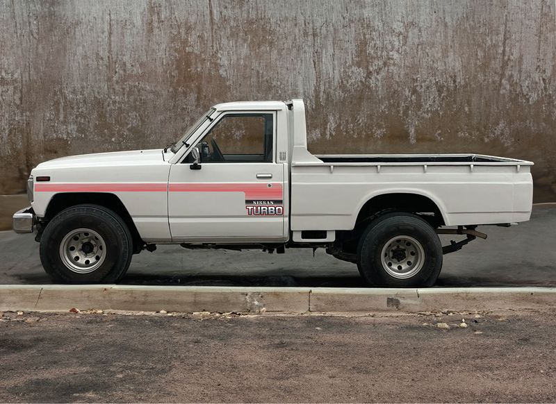 SINGLETON BODY STRIPES KIT : 1980-1989 MQ/MK/160 NISSAN PATROL UTE/PICKUP