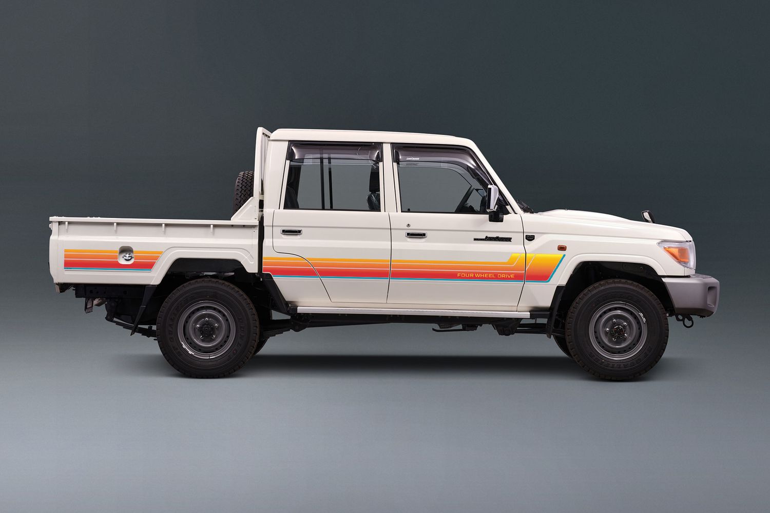LIMITED-EDITION RENMARK BODY STRIPES KIT : J79-SERIES TOYOTA LAND CRUISER (DUAL-CAB)