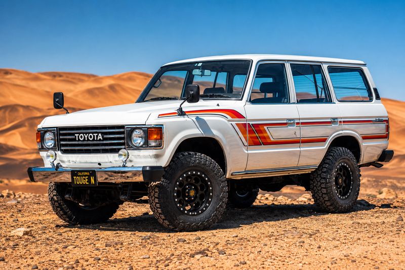 TANAMI BODY STRIPE KIT : TOYOTA LAND CRUISER J60
