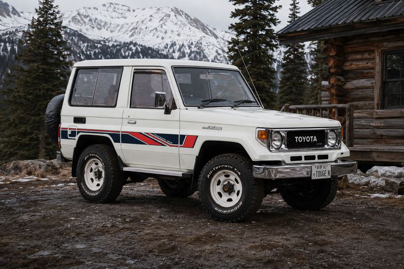 BAROSSA BODY STRIPES KIT : J70/J71/BUNDERA SWB LAND CRUISER