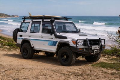 BROOME BODY STRIPES KIT : J76-SERIES TOYOTA LAND CRUISER (WAGON)