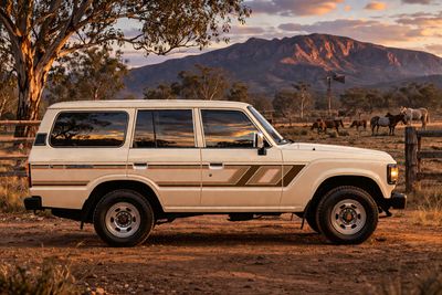 DARWIN BODY STRIPE KIT : TOYOTA LAND CRUISER 60-SERIES