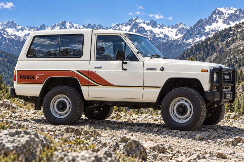 MUDGEE BODY STRIPES KIT : 1980-1989 MQ/MK/160 NISSAN PATROL (SWB)