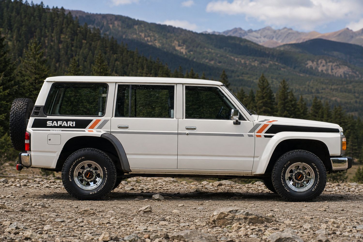 TERRIGAL BODY STRIPES KIT : 1987-1997 GQ/Y60 NISSAN PATROL (WAGON)