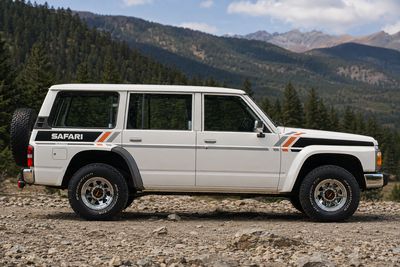 TERRIGAL BODY STRIPES KIT : 1987-1997 GQ/Y60 NISSAN PATROL (WAGON)