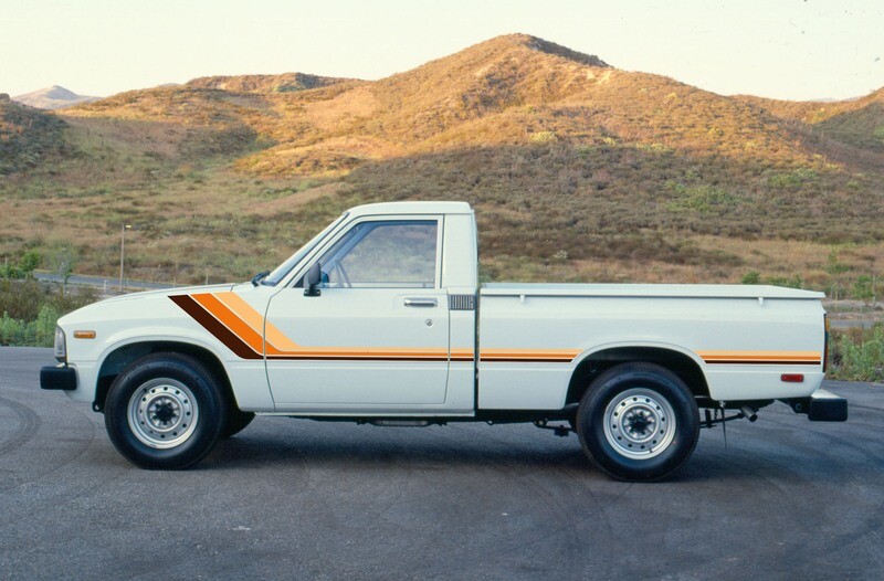 BUNBURY BODY STRIPE KIT : TOYOTA HILUX (GEN-3) (1978-1983)