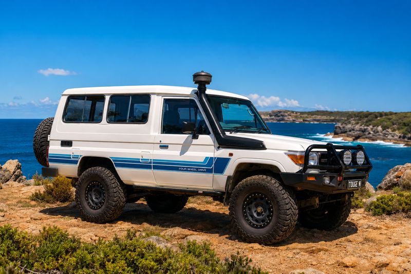 RENMARK TYPE-1 BODY STRIPE KIT : TOYOTA LAND CRUISER 78-SERIES (TROOP CARRRIER)