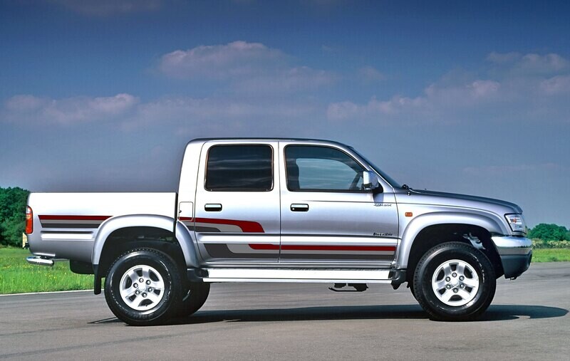 CALOUNDRA BODY STRIPE KIT : GEN-6 TOYOTA HILUX (1997-2004)