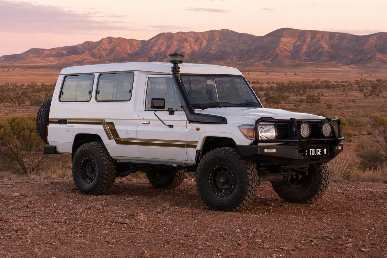 TARCUTTA BODY STRIPES KIT : J78-SERIES TOYOTA LAND CRUISER (TROOP CARRIER)