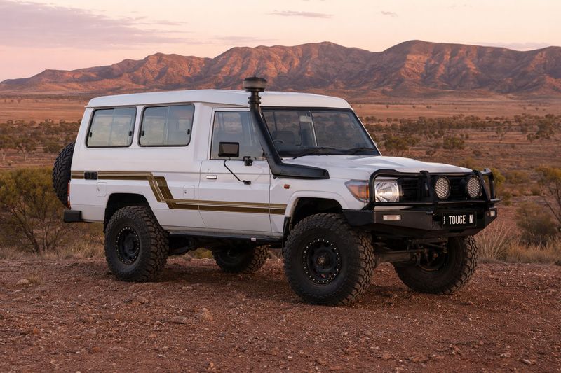 TARCUTTA BODY STRIPES KIT : J78-SERIES TOYOTA LAND CRUISER (TROOP CARRIER)