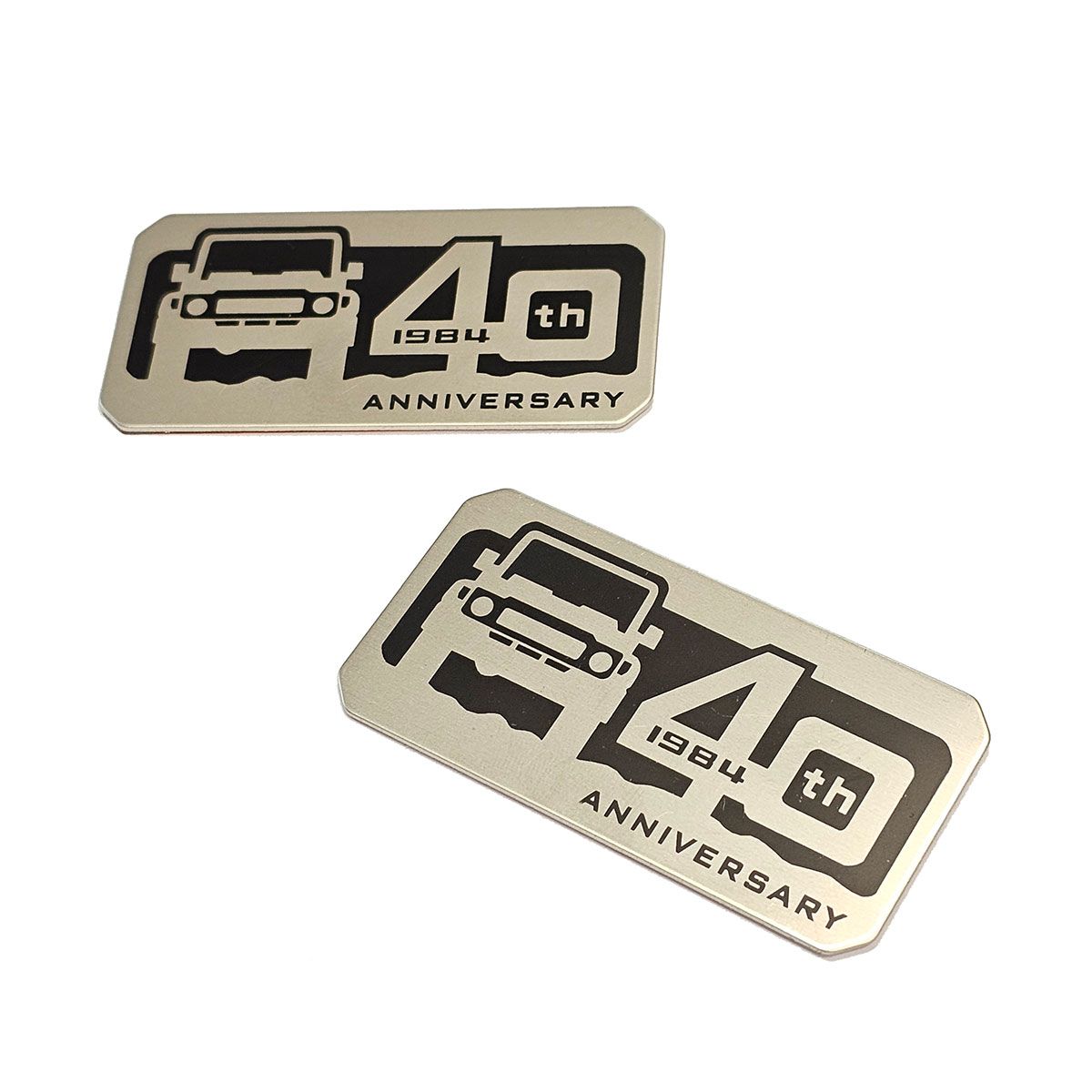 40TH ANNIVERSARY COMMEMORATIVE FENDER PLATE SET : 70-SERIES LAND CRUISER