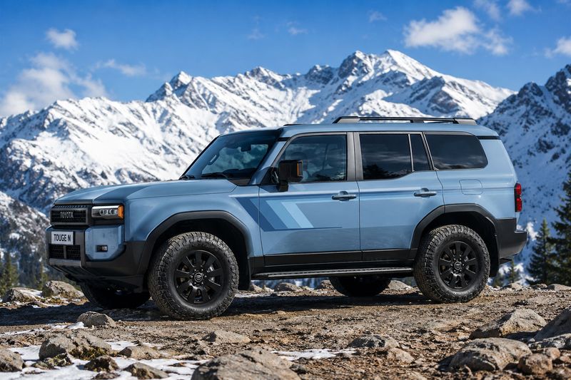 BROOME BODY STRIPES KIT : 250-SERIES TOYOTA LAND CRUISER PRADO (2024+)