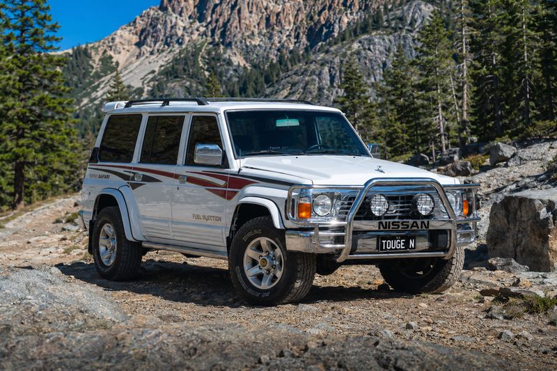 SUPER SAFARI TYPE-5 BODY STRIPES KIT : 1987-1997 GQ/Y60 NISSAN PATROL (WAGON)