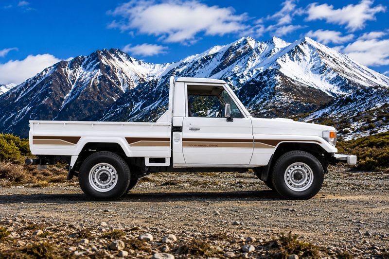 SILVERDALE BODY STRIPE KIT : J75-SERIES TOYOTA LAND CRUISER (SINGLE CAB)