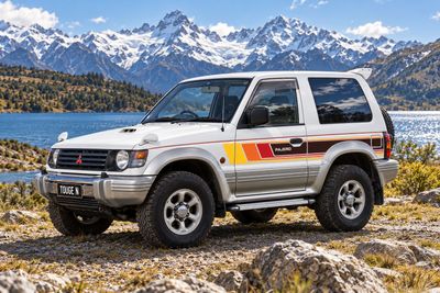 COBAR BODY STRIPE KIT : MITSUBISHI PAJERO / MONTERO / SHOGUN (GEN-2) (3-DOOR)