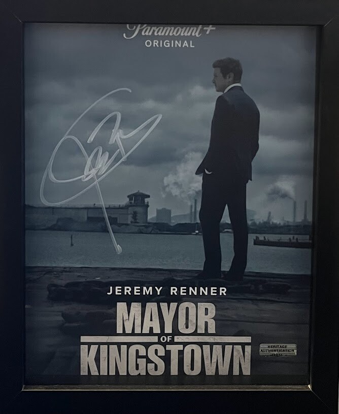 Framed And Signed 8x10: Jeremy Renner