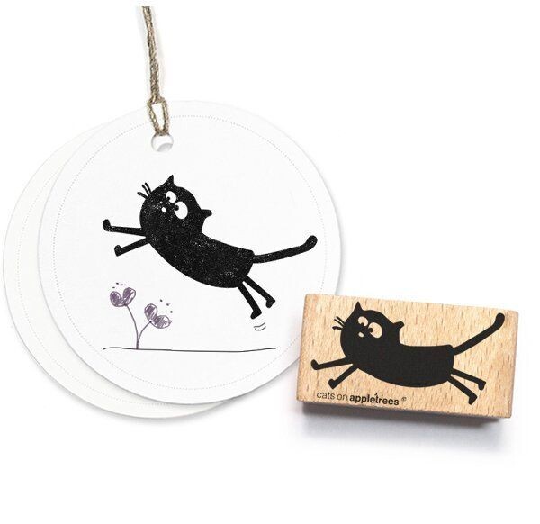 Cats on appletrees - Gato Friedegunde saltando