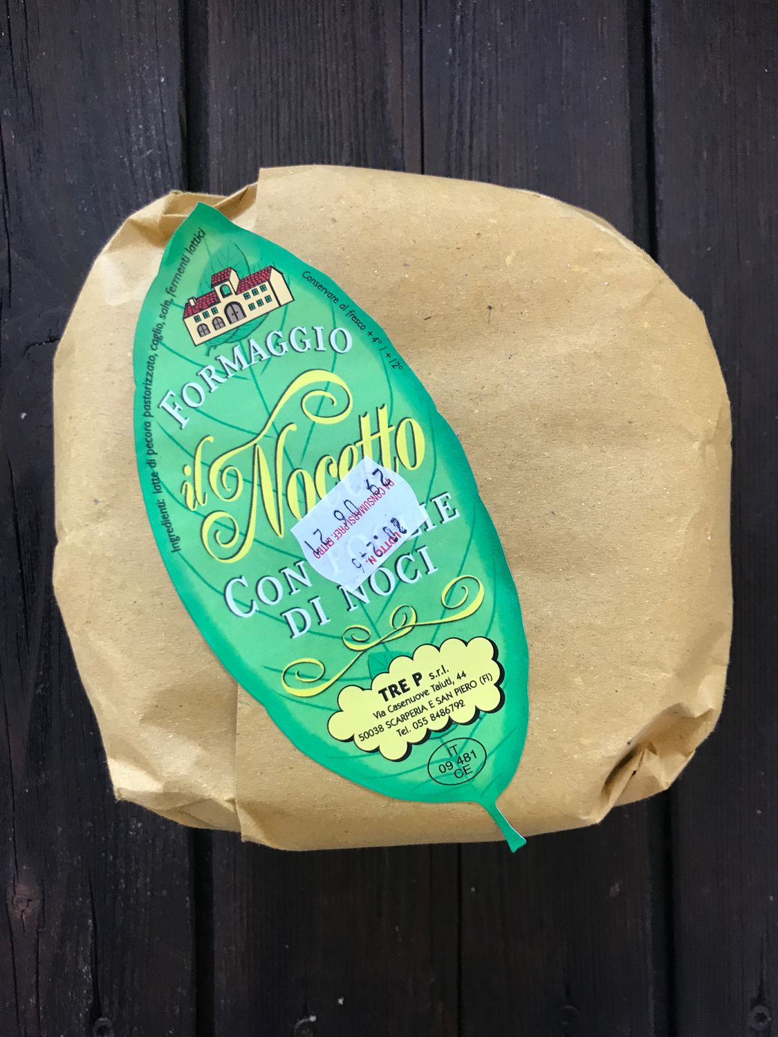 PECORINO NOCETTO STAGIONATO IN FOGLIE DI NOCI 1,3KG CIRCA TRE P
