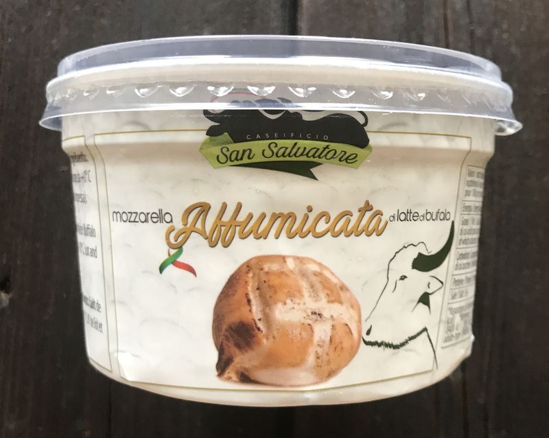 MOZZARELLA DI BUFALA PALLA AFFUMICATA 250GR SAN SALVATORE  SCATOLA DA 6 BICCHIERI