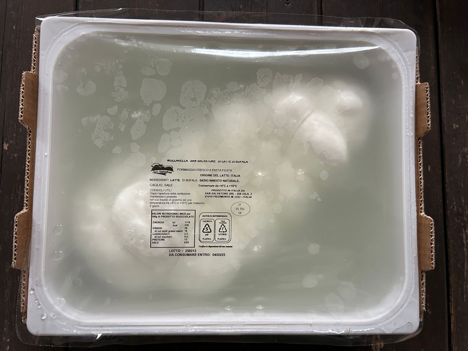 TRECCIONE DI BUFALA CAMPANA DOP BIANCO O AFFUMICATO SAN SALVATORE TRECCIONE DI BUFALA CAMPANA DOP BIANCO O AFFUMICATO SAN SALVATORE