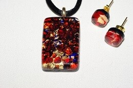 Set POA pendant 2x3cm / earrings gold-ruby red