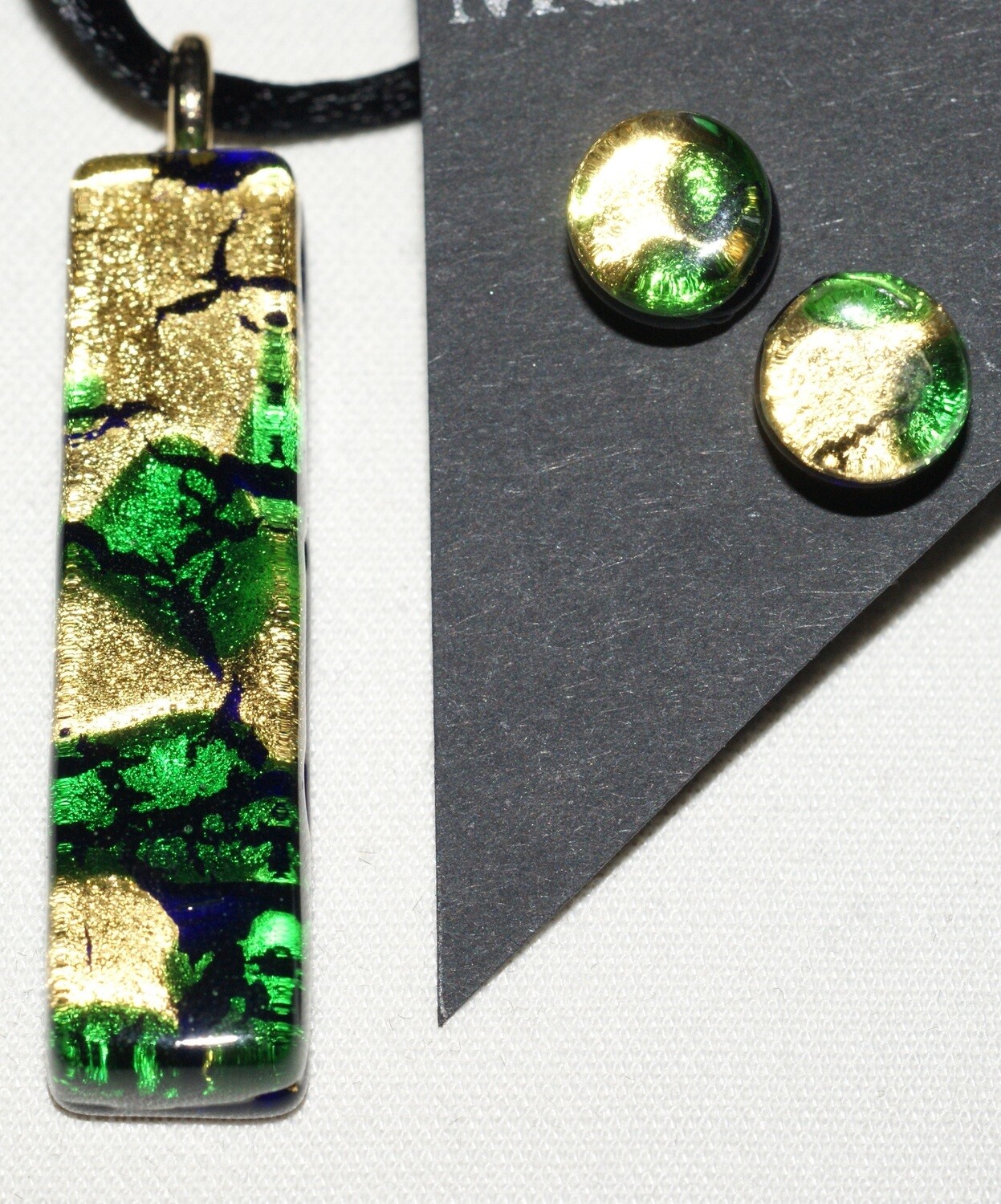 Set POA pendant 1x4.5cm / Earrings gold-emerald green