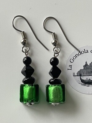 Earrings Murano cubes 10mm / Onyx