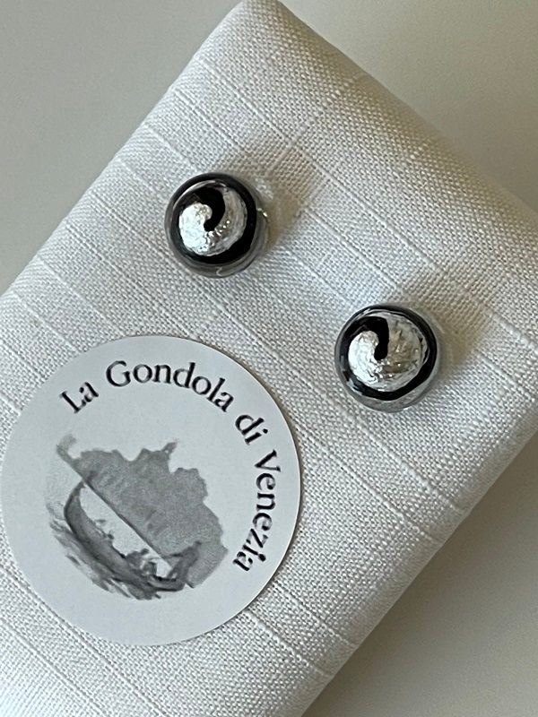 Stud earrings Murano 8mm