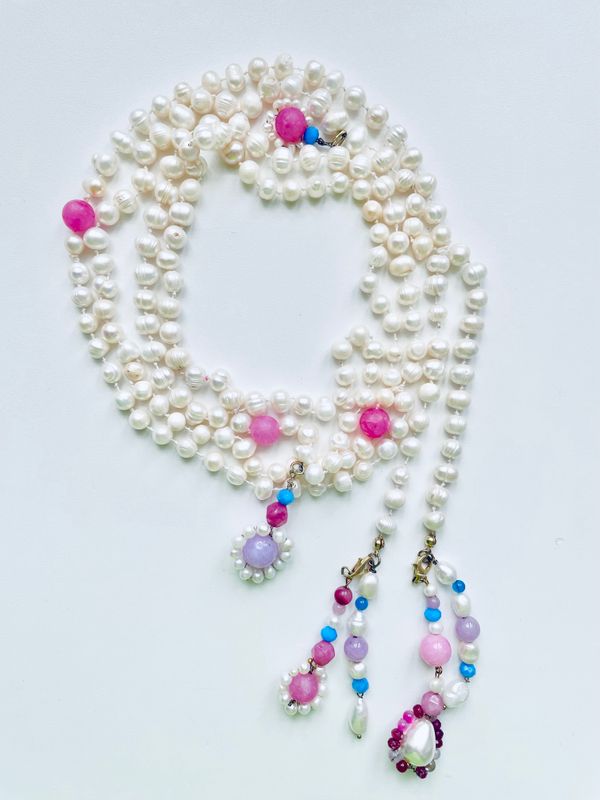 Doppelreihige Kette  mit Muschelkern Perlen, Edelstein Anhängern in Pink, Flieder