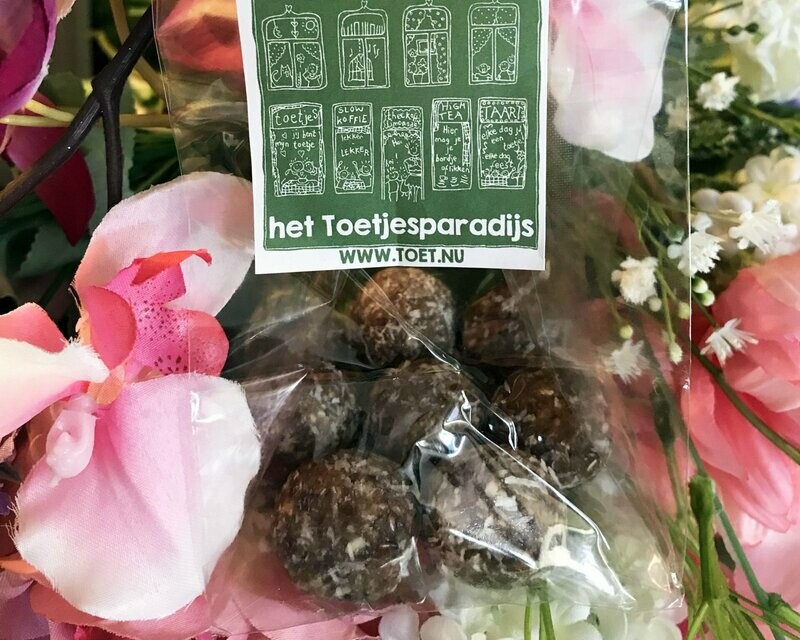 Dadel-, en/of Abrikozenbolletjes