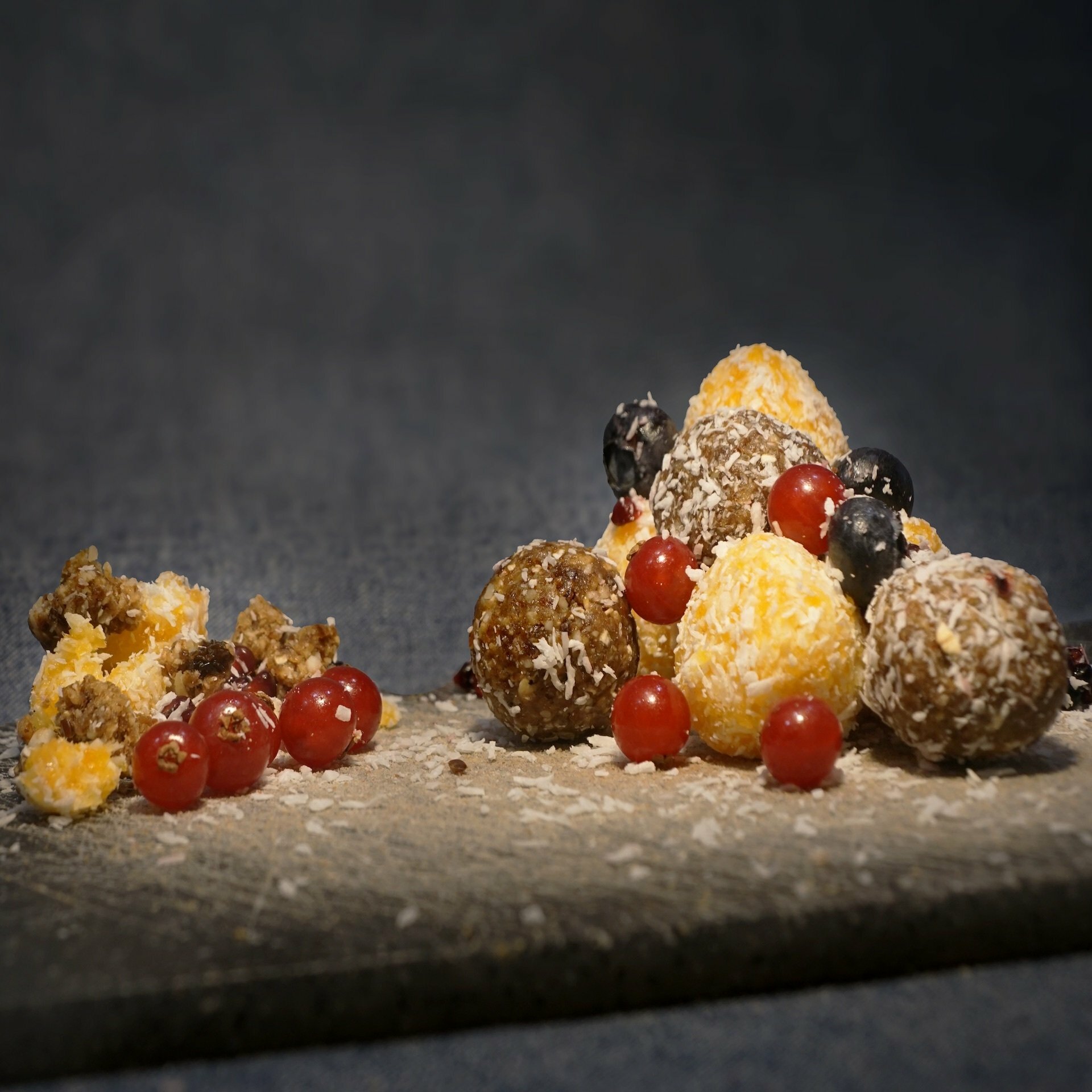 Dadel-, en/of Abrikozenbolletjes