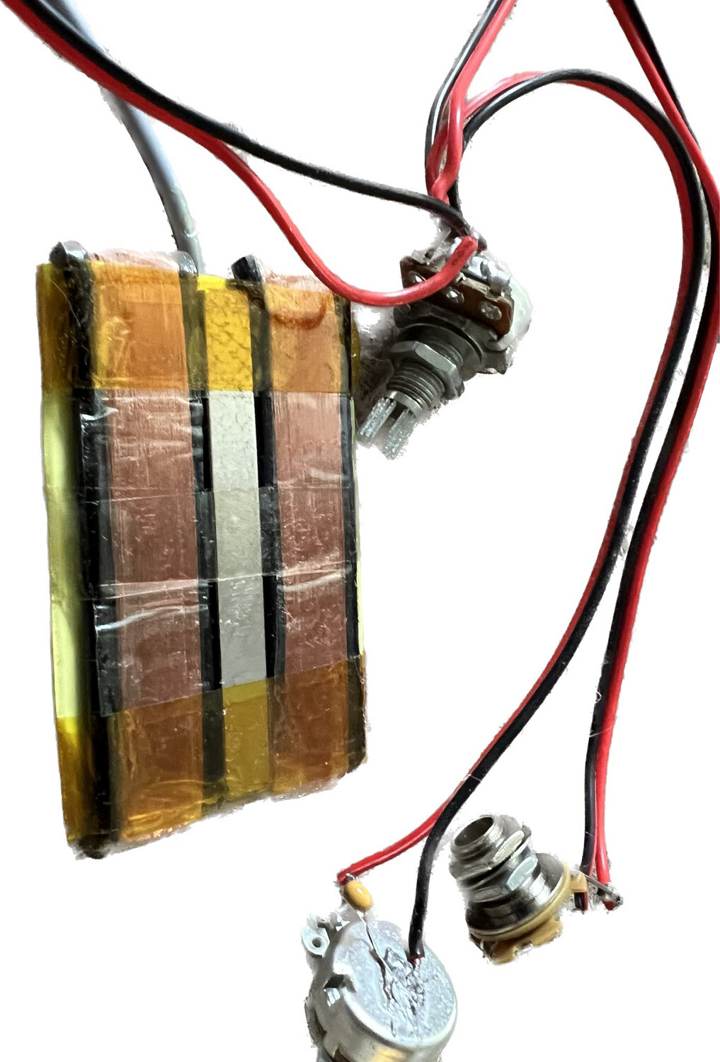 Flat Humbucker “ghost” Pickup.